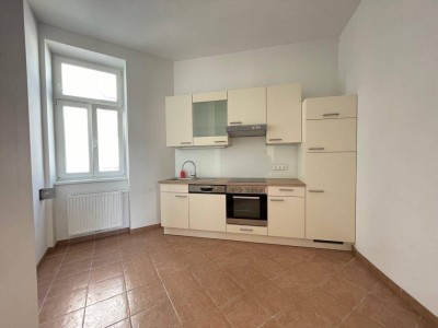 TRAUMHAFTE ALTBAUWOHNUNG -NEUWERTIG / REPRÄSENTATIV / RUHELAGE / ZENTRAL