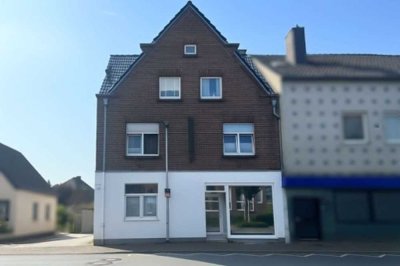 Vermietetes Mehrfamilienhaus mit traumhafter Dachgeschosswohnung sowie einem Anbau in Stadtnähe!