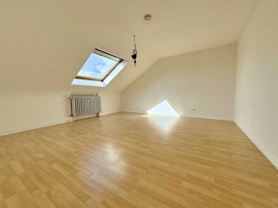 Erstbezug nach Renovierung: 2-Zimmer-Wohnung in Köln-Neuehrenfeld