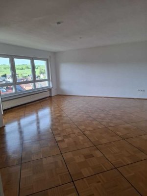 Attraktive und gepflegte 4-Zimmer-Wohnung mit Balkon in Bessenbach