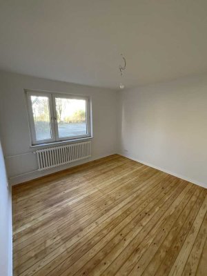Schöne sanierte 2 Zimmer Wohnung, einfach einziehen und wohlfühlen.