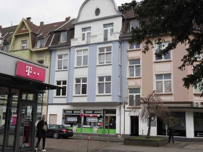 Duisburg-Wanheimerort. 3,5 Zimmer Altbau direkt am Michaelplatz/ Ecke Fischersstrasse