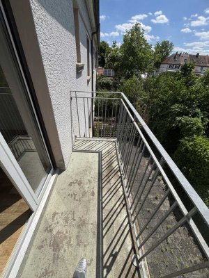 Helle Wohnung mit Balkon, offenem Wohn-/Essbereich und Gartennutzung