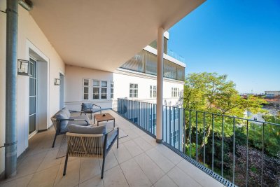 Komplett möblierte Dachgeschoß Wohnung mit 3 Schlafzimmern und Garagenplatz