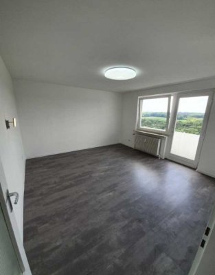 Modernisierte 1-Zimmer-Wohnung mit Balkon und EBK in Freising