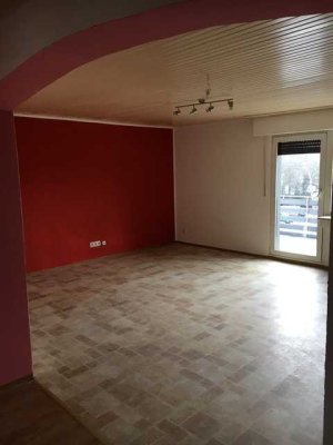 Großzügige und helle 4-Zimmer-Wohnung mit Balkon in Bergheim