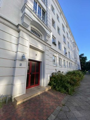 möblierte 2-Raum-Wohnung mit gehobener Ausstattung und Blick ins Grüne
