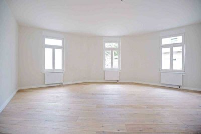 www.r-o.de +++ Erstbezug nach Renovierung - Großzügige 4-Zimmerwohnung mit Terrasse