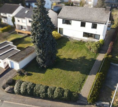 Großzügiges Einfamilienhaus mit Wintergarten, Garage und weiterem ausbaufähigem Dachgeschoss