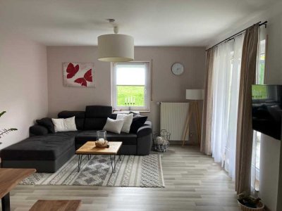 Himmelfeld: Helle 2-Zimmer-Wohnung mit TG-Stellplatz u. Terrasse