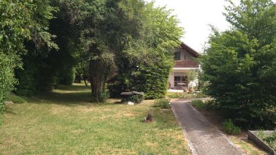 Bezugsfrei:  Schöne 3 Zimmer-Wohnung mit Einbauküche