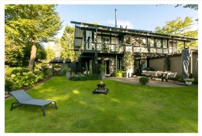 Exklusive HUF-Haus Doppelhaushälfte mit Traumgarten in Köln Hahnwald inklusive Designer Inventar