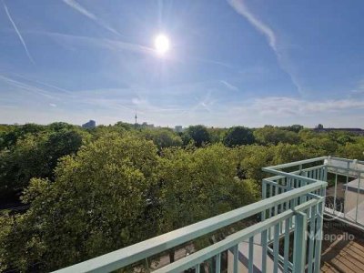 GRANDIOSE AUSSICHT ÜBER DEN VOLKSPARK FRIEDRICHSHAIN! SOFORT EINZUGSBEREIT!