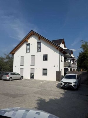 Sichere Investition: Energieeffiziente 4-Zimmer-Wohnung mit Terrasse, Garten & Stellplätzen