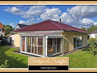 Altersgerechtes Niedrigenergiehaus im Bungalowstil mit Luft-Luft-Wärmepumpenheizung