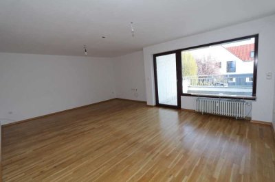 Helle 3-Zimmer-Wohnung mit Terrasse, Luxusbad & Einbauküche in Ruchheim