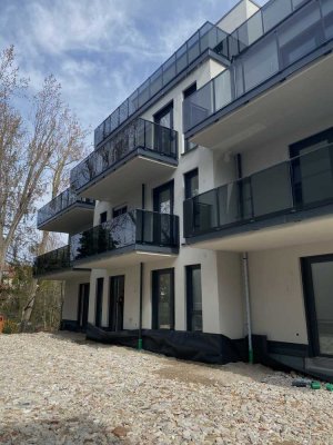 Exklusive Penthouse-Wohnung Erstbezug mit luxuriöser Ausstattung mit großflächigem Balkon und EBK