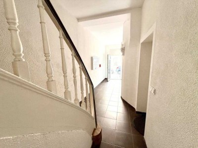 5% Rendite! Mehrfamilienhaus mit 9 Einheiten in Köln Kalk Nähe Köln Arcarden