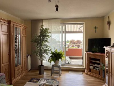 Attraktive 4-Zi.-DG-Whg. mit Loggia, Keller, TG-Platz u. Lift in guter Wohnlage von Rain!