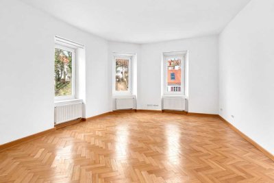 Bezugsfreie 5-Zi.-Altbauwohnung in perfekter Lage