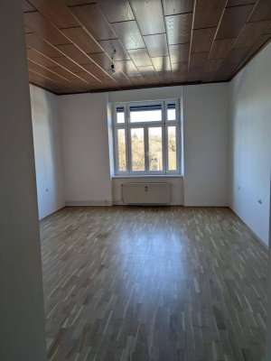 Schöne Altbau 2-Zimmer-Wohnung