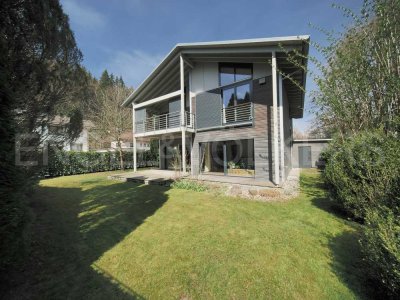 Traumhaus in beliebter Lage - ökologischer Luxus auf sonnig eingewachsenem Grundstück