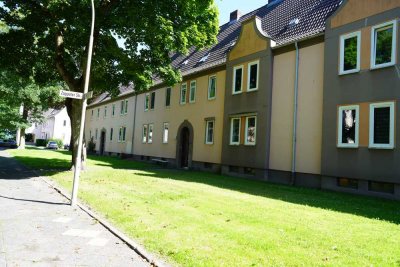 Helle 3 Zimmer Wohnung mit Badewanne!