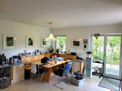 Schöne und sehr ruhige 3,5 Zimmer-EG-Terrassenwohnung, Waldtrudering - direkt am Waldrand, München