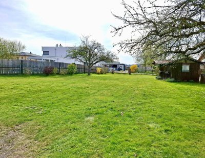Charmantes Einfamilienhaus auf grossem, sonnigen Grundstück mit viel Potential!