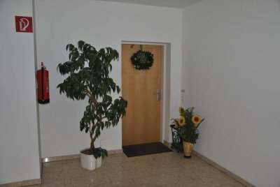 Mietwohnung mit Wintergarten und Grünfläche!