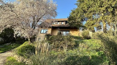 *Einfamilienhaus in Süd-Halbhöhenlage von Calw* 1188m² Grundstück/Garage * S-Bahn Anschluss ab 2025*