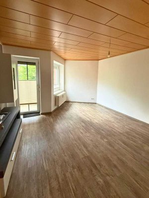 Helle 3 Zimmer-Wohnung mit Balkon, modernem Bad und durchdachtem Grundriss in Salzgitter-Lebenstedt