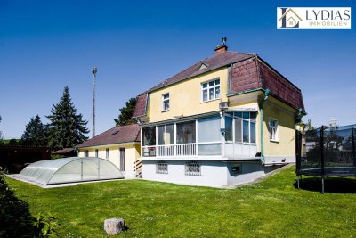 Rarität / Traumhafte Villa mit Pool, Garten, Wintergarten, Sauna etc. – hervorragende Infrastruktur / Top Lage!
