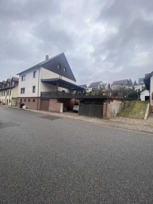 Gepflegtes 1 - 2 Familienhaus sucht neue Besitzer