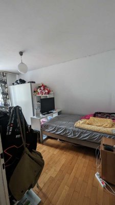 [WG-geeignet] Freundliche 3-Zimmer-Wohnung mit Einbauküche in Saarbrücken am Schloss