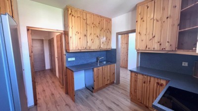 BADEN - GEPFLEGTE WOHNUNG MIT WEITBLICK UND TOLLER RAUMAUFTEILUNG