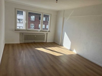 Attraktive 3-Zimmer Wohnung im 4. OG mit Aufzug in Düsseltal