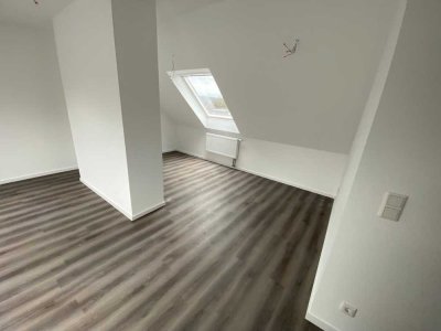Erstbezug nach Modernisierung – moderne 3-Zimmer-Dachgeschosswohnung in Elberfeld