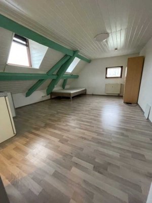 Schöne, gepflegte 1-Zimmer-DG-Wohnung zur Miete in Steinenbach / Aulendorf.