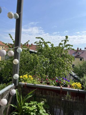 Schöne Wohnung mit Balkon, praktisch geschnitten und gelegen