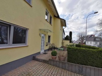 Neuwertige Wohnung mit zwei Zimmern und Terrasse und Außenstellplatz in Koblenz