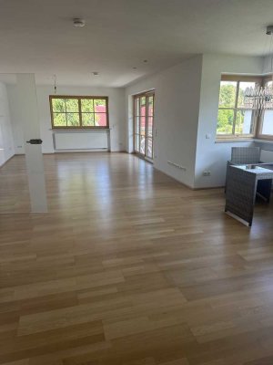 Helle 3-Zimmer Wohnung mit Balkon in Osterzell