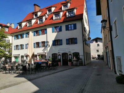 traumhaft schöne 3 Zimmerwohnung mit Blick auf die Dächer der Altstadt von Füssen