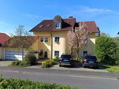Großzügiges Einfamilienhaus mit zwei Einliegerwohnungen in Bad Bocklet