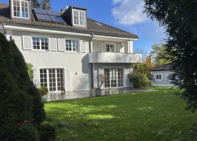 STADTVILLA IN GRÄFELFING – GROSSZÜGIGES WOHNEN MIT SÜDGARTEN, KAMIN & WELLNESSBEREICH