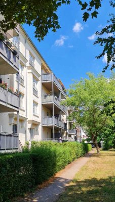 **** HAFENNÄHE und SÜDBALKON**** Wunderschöne 2-Raum-Wohnung ! Eigennutzung oder Kapitalanlage!