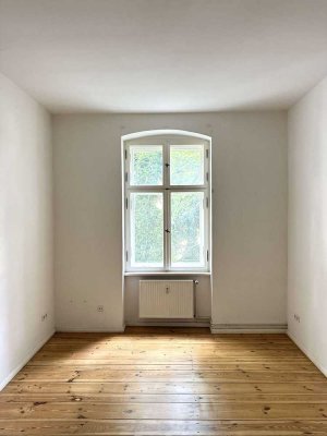 Bezugsfreie, gemütliche 1‑Zimmer‑Altbauwohnung in ruhiger und zentraler Lage in Steglitz‑Zehlendorf!