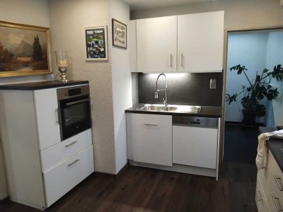 Ruhige teilmöblierte Altbauwohnung