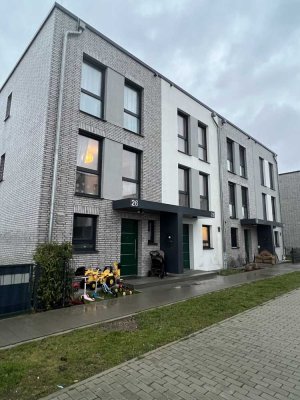 Exklusives, neuwertiges 5-Zimmer-Reihenhaus mit lux. Innenausstattung und EBK