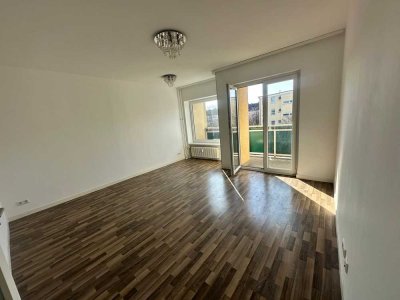Helle 3,5 Zimmer Wohnung in Tempelhof- Zentrale Lage